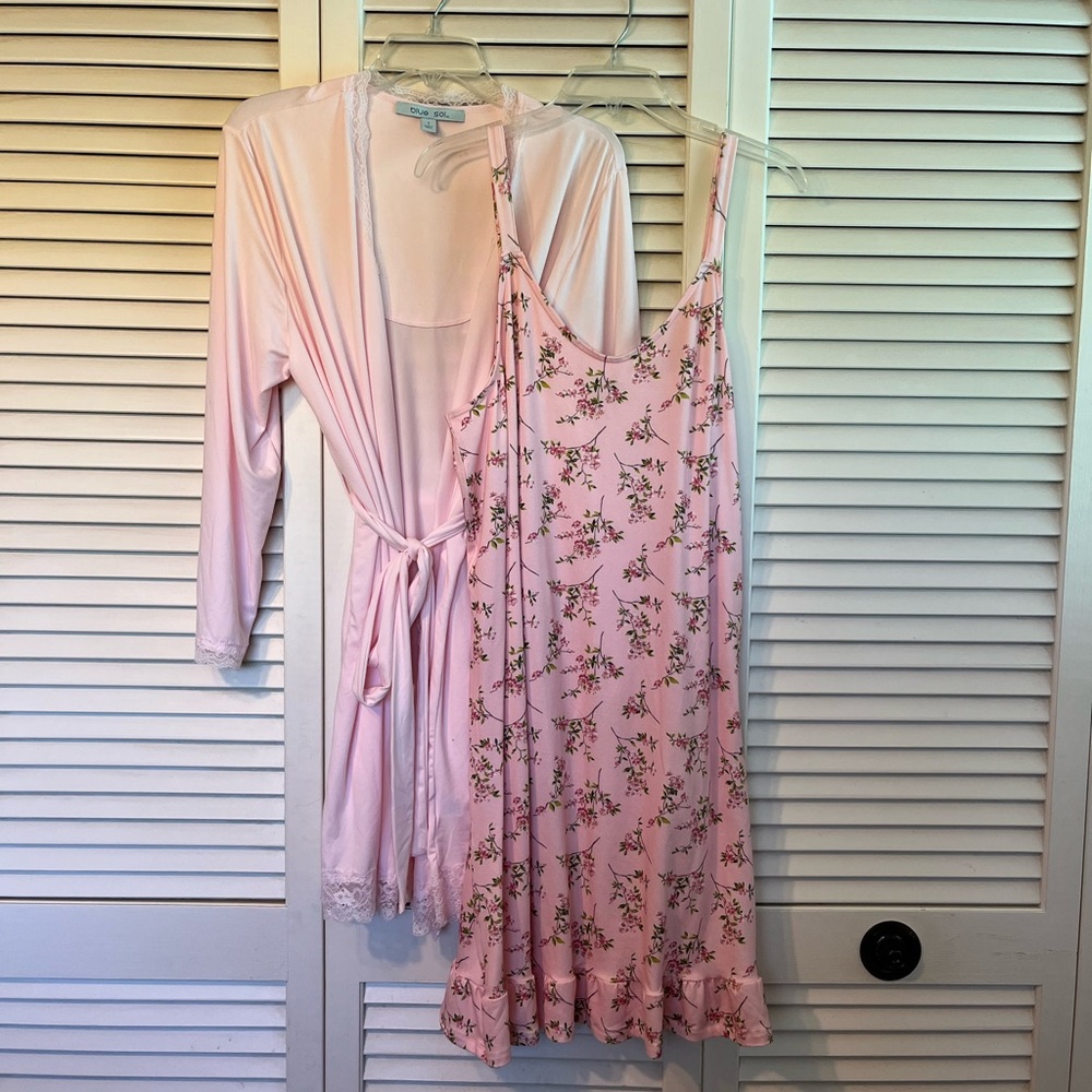 Pink Floral Robe & Nightgown - Picture 15 of 15